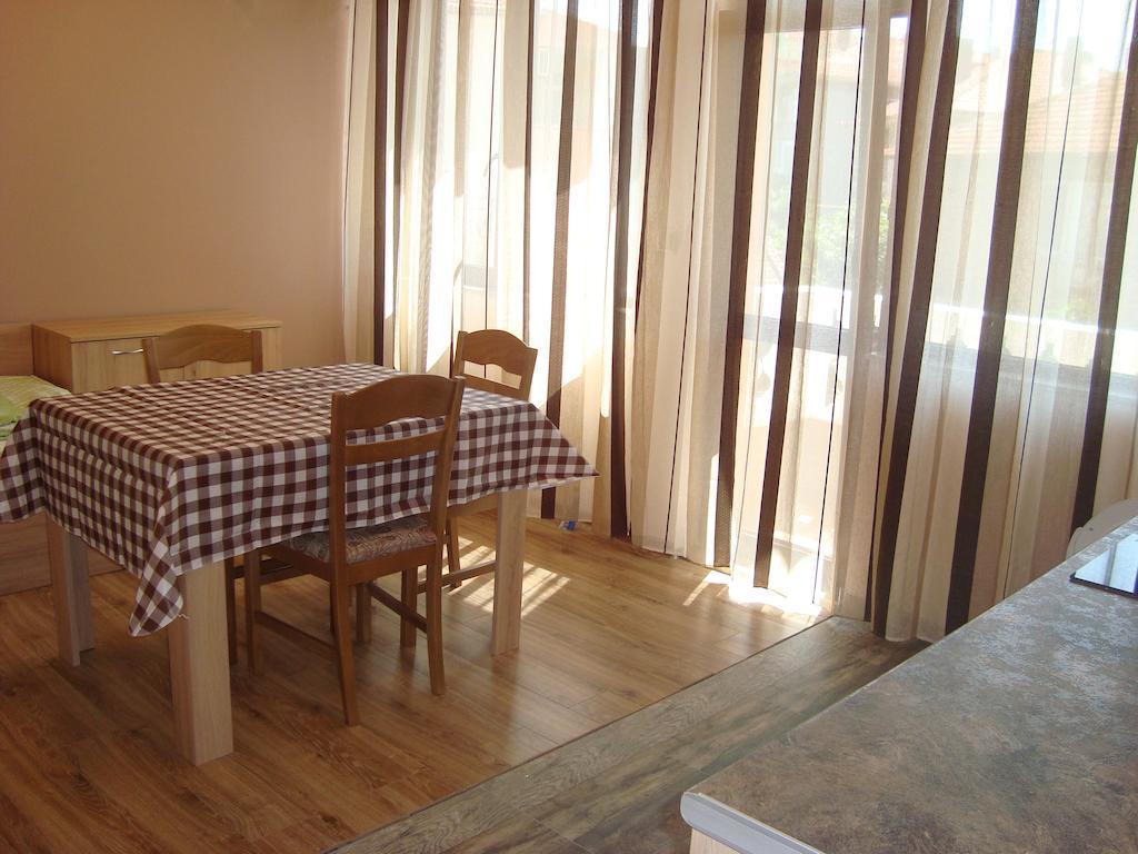 Marinela Apartments Pomorie Bilik gambar