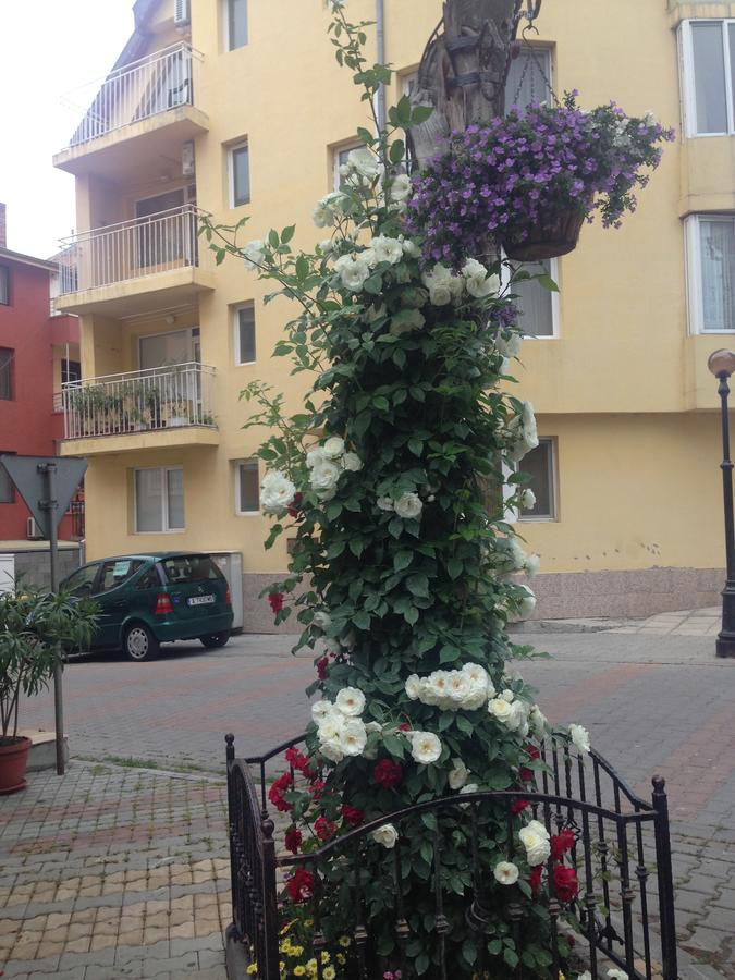 Marinela Apartments Pomorie Luaran gambar